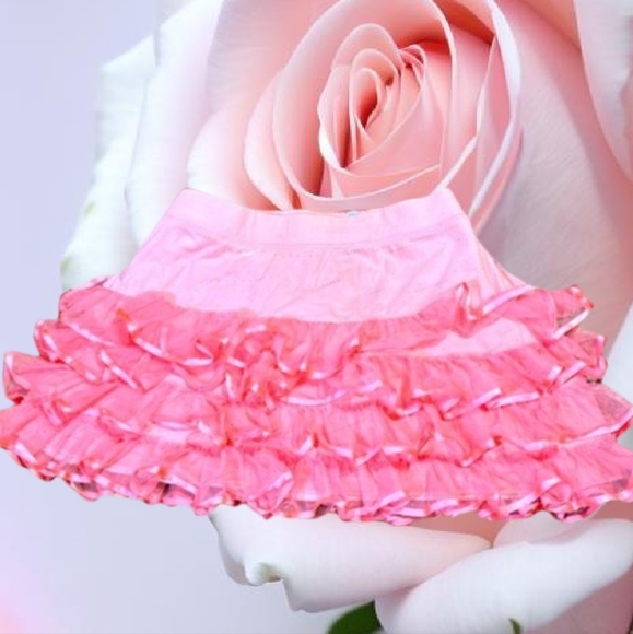 Cute peach ruffled skirt size small - Picture 2 of 2